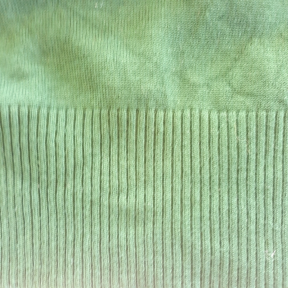 Kim Roger's Petite Hunter Green Sweater - Picture 8 of 8